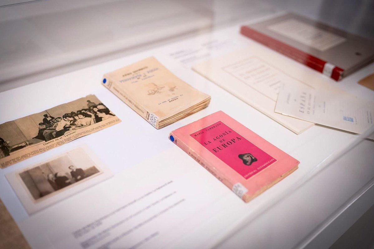 malaga's tweet photo. El @mucacmalaga expone una obra de Juan Soriano y documentos de María Zambrano en la muestra ‘Ayer. Colección 1940-1990’. Más información 👉 https://t.co/91dcUwEppb https://t.co/pyuvtfKp7b