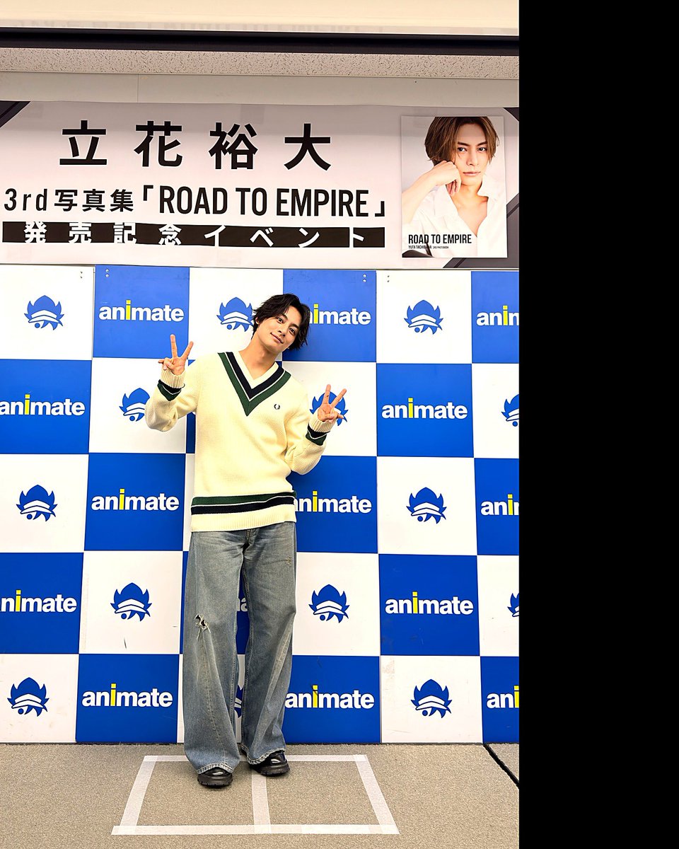 yuta_tachibana_'s tweet photo. 3rd写真集『ROAD TO EMPIRE』発売記念イベント！
ありがとうございました！
名入れも2ショットも、直接顔見て話せてめっちゃ嬉しかったです。
来てくれたみんな、ありがとう。
また会いましょー！！ https://t.co/0XVaciqeIE