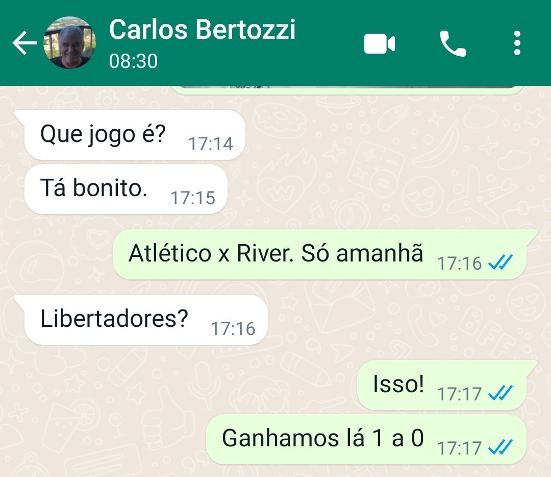 lbertozzi's tweet photo. Foi a última vez que falei com meu pai. No meio de uma das coberturas mais importantes da minha vida. Horas antes do jogo ele foi intubado, e as semanas de agonia terminaram com sua partida.

Tendo passado por isso, minha responsabilidade é fazer de tudo para impedir a volta de quem foi negacionista, debochado, não fez o suficiente para que ele ainda estivesse comigo.

Se isso de alguma forma te sensibiliza, me ajude a impedir que isso aconteça. 

Os comentários vão ficar bloqueados porque já conheci a crueldade dessa gente. Vão atacar meu luto como fizeram com todos os meus dramas desde então. 

Mas isso é uma revelação sobre eles, não sobre mim. Se vocé acha que meu pai, e tantos outros entes queridos, não tinha de passar por isso, você sabe o que fazer.