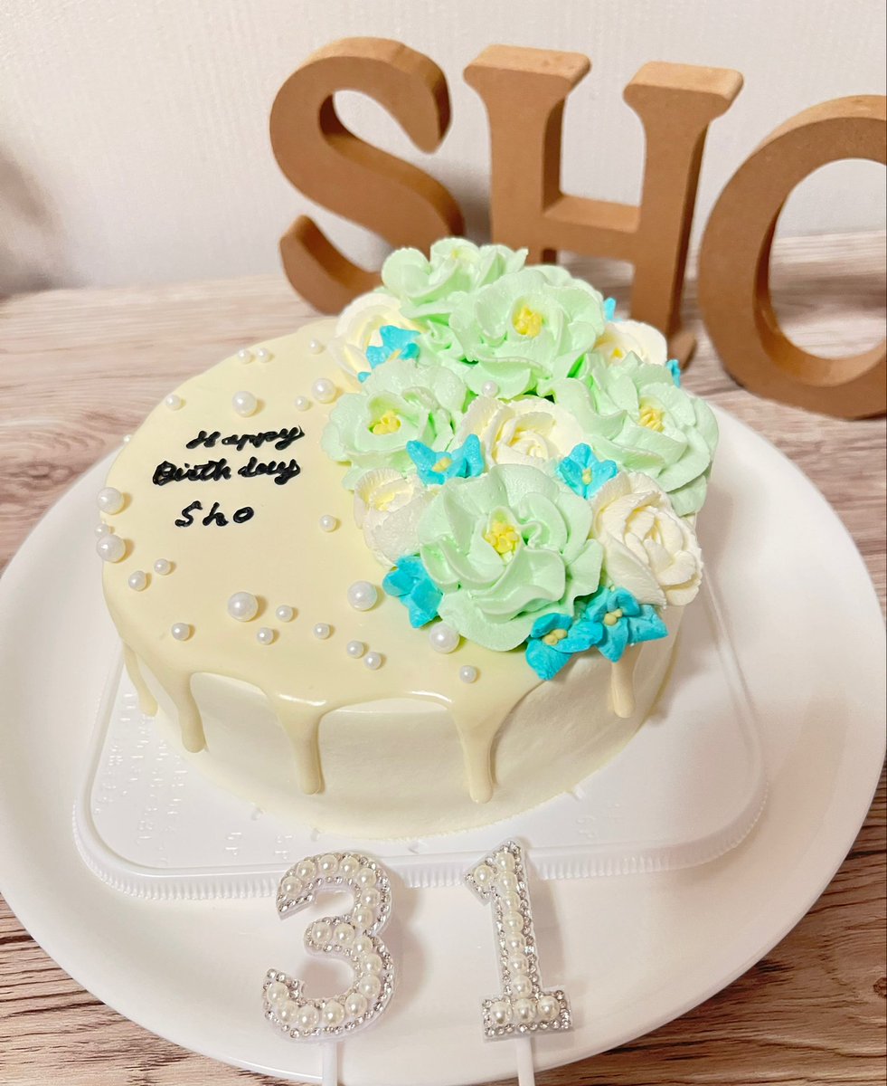 sayaJAM25's tweet photo. 奨くんお誕生日おめでとう！！！
温かくて優しいが奨くん大好き✨
包み込んでくれる優しさ歌声も
大大大好き💚🌺
31歳も心も体も健康で過ごしてね🫶

#HAPPYSHODAY
#與那城奨31歳も大優奨 https://t.co/G0Vudhddms