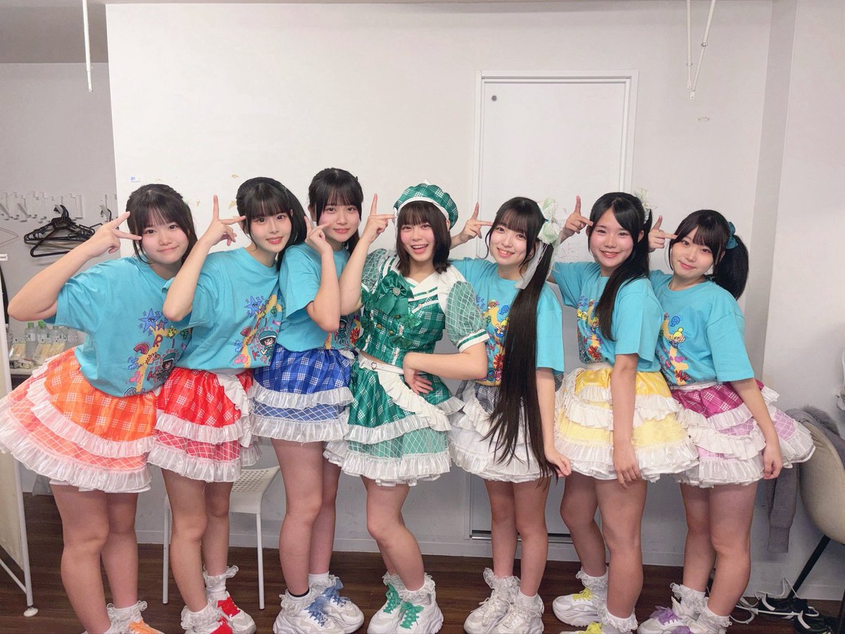 0520_rion's tweet photo. りんくちゃん卒業式ありがとうございました🌸💚

ほんとに卒業しちゃうのか〜寂しいよ🥹

りんくちゃんがいるだけで場が明るくなって、一緒にいてほんとに楽しかったよ❤️‍🔥

いっつもテンション高くてｵﾊﾞｶなところがあるけどそんなりんくちゃんが大好きだよ！！🫶🏻

これからも頑張ってね🥹🫶🏻💚 https://t.co/lA7Bs4LQov