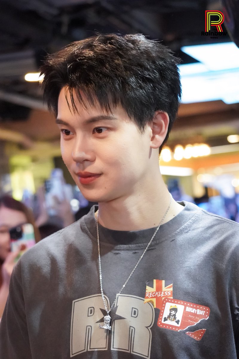 RainbowNewsent's tweet photo. "หยิ่น - เชน" ในงาน "THE ROCKY RIOT!" 🖤✨

YinxShane ANWYLL at SIAMCENTER
#YinxShaneTheRockyRiot

#yinyin_anw #Shanerler
#ANWYLLxSHANERLER 
#THEROCKYRIOT 
#SHANERLER https://t.co/oJfbnIKPCo