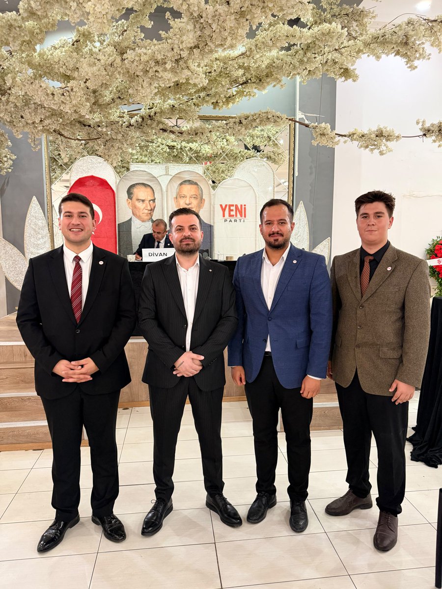 YPLise46's tweet photo. Yeni Parti Kahramanmaraş 1. Olağan İl Kongremizi; ilçe başkanlarımız, sivil toplum kuruluşlarımız ve çok kıymetli partililerimizin katılımıyla büyük bir coşku ve heyecan içerisinde gerçekleştirdik. https://t.co/hrorwkpwYG