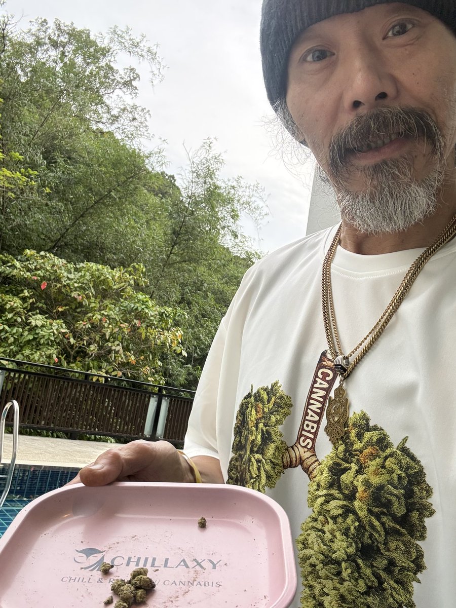 ras_nobu's tweet photo. 先日、タイに渡航し大麻を吸ってきました。

何か問題ありますか〜？ https://t.co/t545hF2RIJ