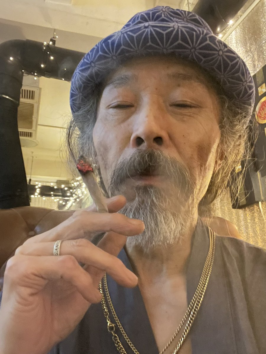 ras_nobu's tweet photo. 先日、タイに渡航し大麻を吸ってきました。

何か問題ありますか〜？ https://t.co/t545hF2RIJ