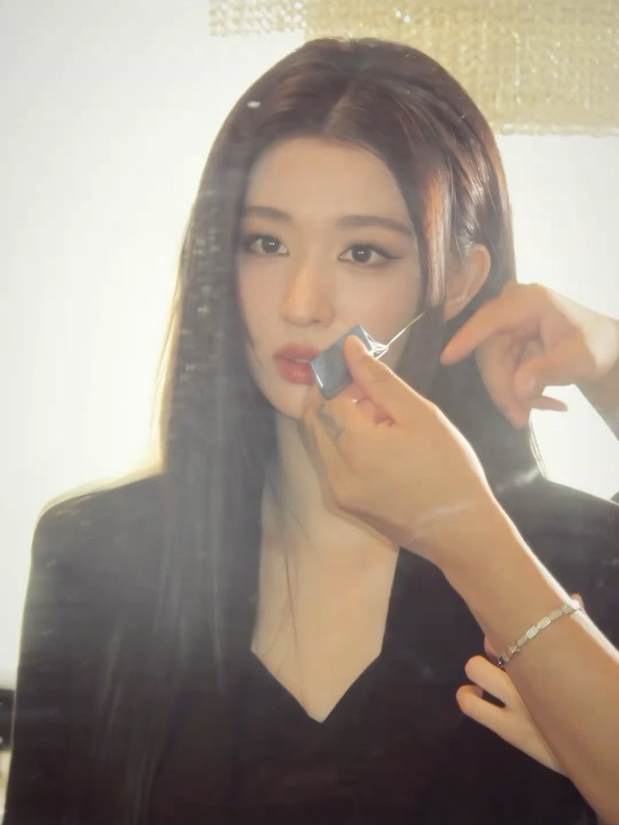 begforchuran's tweet photo. 완전 boss girl🖤 https://t.co/vLo7SSaY8Q