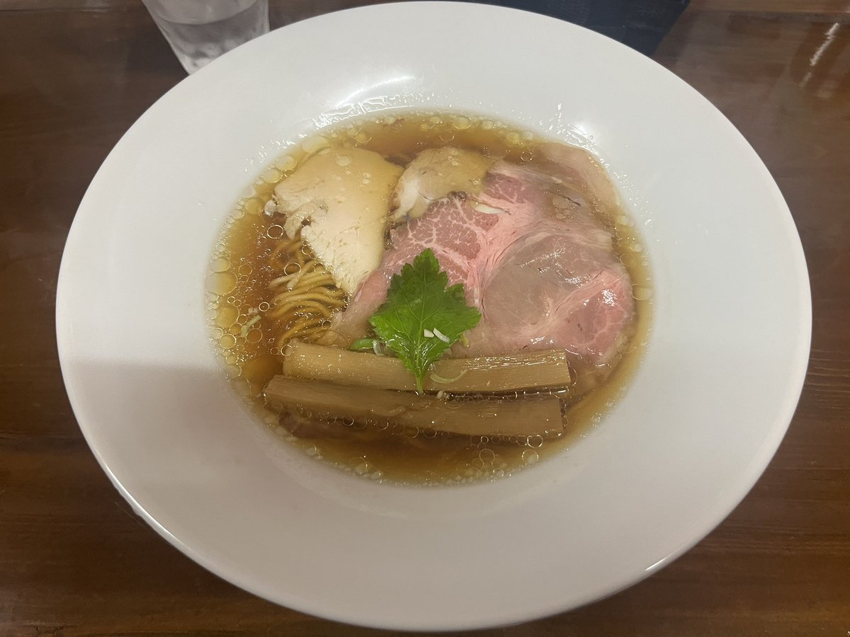 ramengang20's tweet photo. 備忘録　いつかの #昼メッシ 
#RyukyuRamenApollo

琥珀

大好きな琥珀❤️
久しぶりに食べるとホッとしますね
二日酔いに染みるぅ

御馳走様でした🙏 #沖縄ラーメン #うめ〜し
#浦添ラーメン #浦添ランチ https://t.co/ZahXu4pVS5