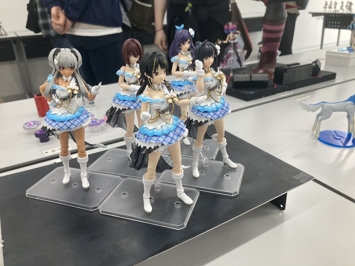 egaono_P's tweet photo. 友達に会いに行ったらアイマスのオタクが展示をしていて非常に良かった
30minutesでエリプリルキャラ作っててすごかったです(小並感) https://t.co/qXod0bXeJp