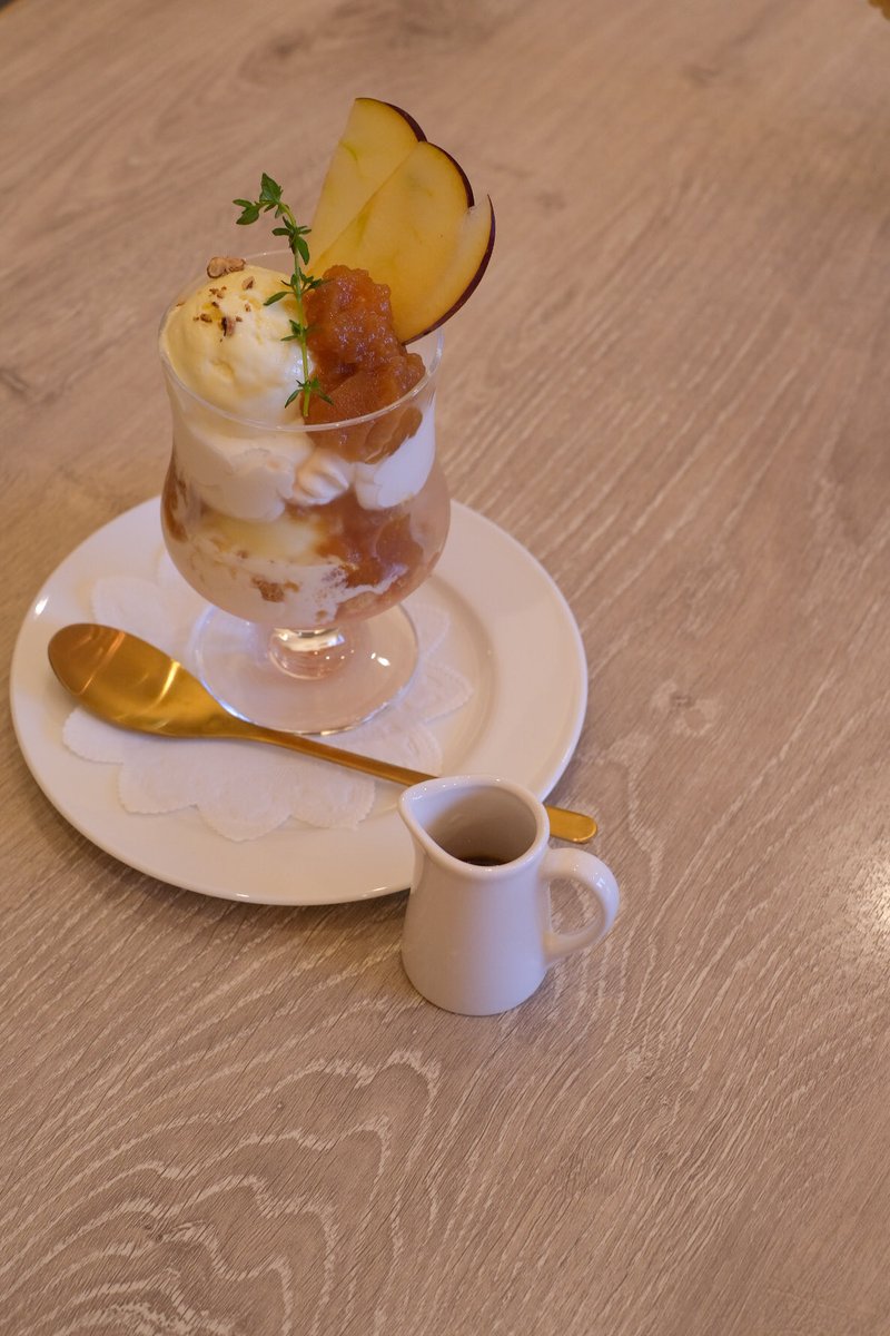 tomo_coloful's tweet photo. 最近は
オーダーケーキとカフェとバタバタしてたのでほんとにいい時間を過ごせました…🥹✨
お会いできた皆様、ありがとうございました💚 https://t.co/ngA8KDpMuz