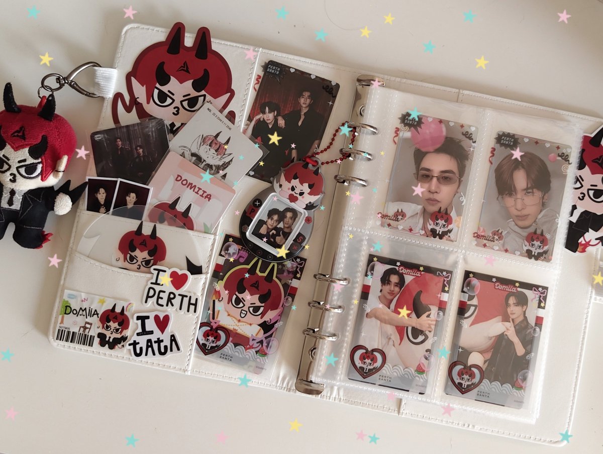 decbluefairy's tweet photo. Devil jiw (⁠*⁠˘⁠︶⁠˘⁠*⁠)⁠.⁠｡⁠*⁠♡

* มีแด๊ดดี๊ มีปะป๊า มีโดเมียร์ ด้วย! *

꒰ #PerthSanta , #DOMIIA ꒱⁠˖⁠♡ https://t.co/fHZWAO9LLn