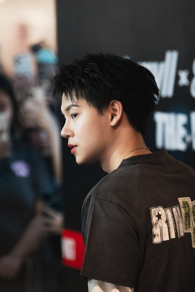 rollsanalog7's tweet photo. 25.10.2026  วันนี่มาในมาด ceo anwyll แสนจะหล่อเหลาเอาการ 🥸

YinxShane ANWYLL at SIAMCENTER
#YinxShaneTheRockyRiot
#yinyin_anw ; @yinyin_anw https://t.co/YaTtp5Zb8a