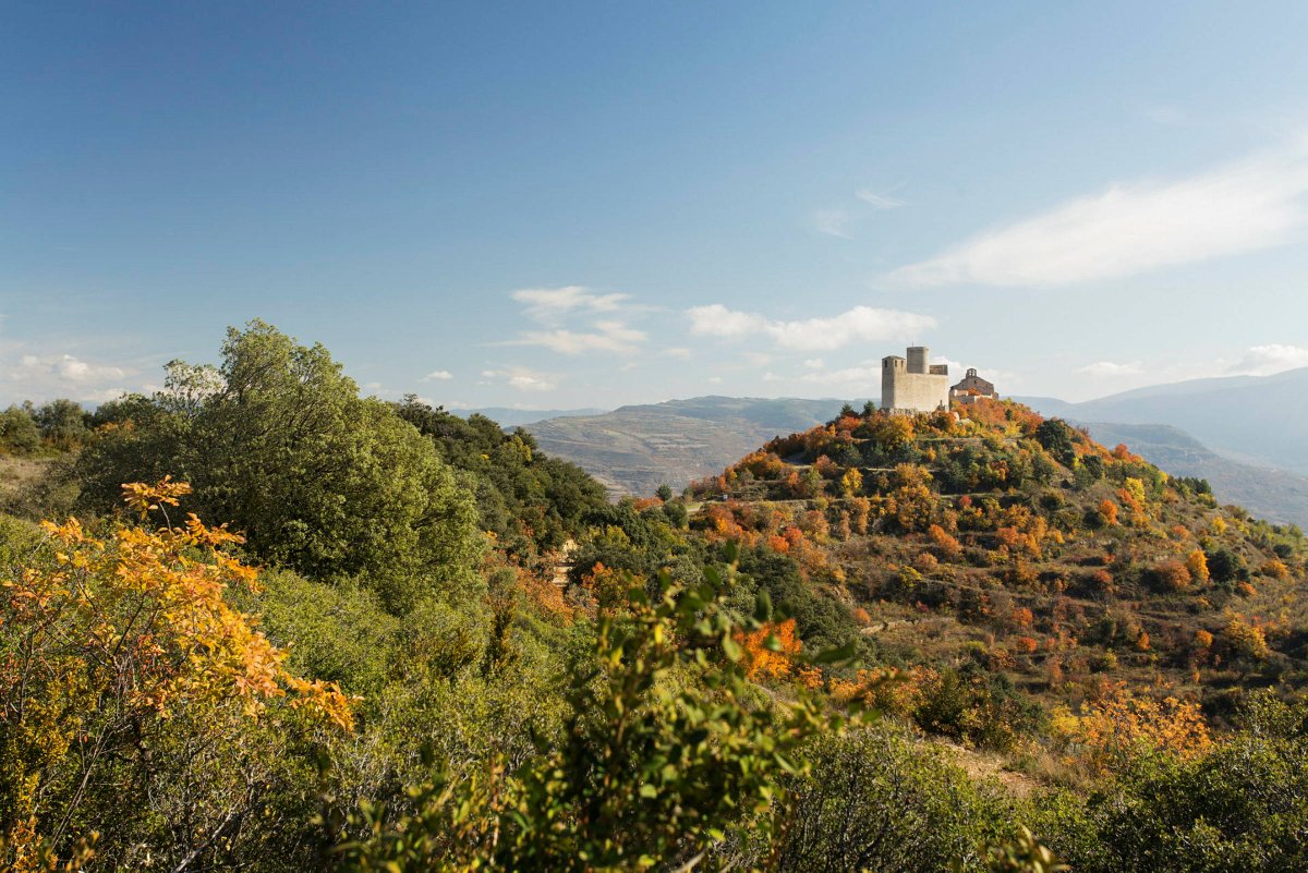 aralleida's tweet photo. Sabies que el Castell de Mur 🏰, al #PallarsJussà, s’alça imponent des del segle XI com una de les fortaleses medievals més emblemàtiques de la frontera pirinenca? 🤗
⠀
Descobreix aquest tresor i molts altres racons plens d’història ✨, en un any en què celebrem l’#AnyTurismeCultural 🏛️
⠀
ℹ️ https://t.co/M2CSJtOR2K
⠀
#AraLleida #BiosphereGoldDestination 🌱 #AmbTotaNaturalitat 🌿 #CulturaADNLleida 💚🌍