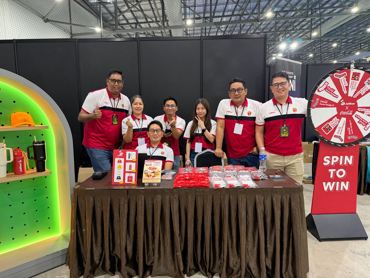 myxglobal's tweet photo. Jollibee is in the building 🐝

Spin to win at their booth before the show starts. Salamat, Jollibee Singapore!
🗓 TODAY | Arena @ Expo
🎫 https://t.co/PdnyMO2h7g

#BINI #BINI_SIGNALS_WORLDTOUR_2026 #BINI_SIGNALS_SINGAPORE https://t.co/VRsAgaQfAt