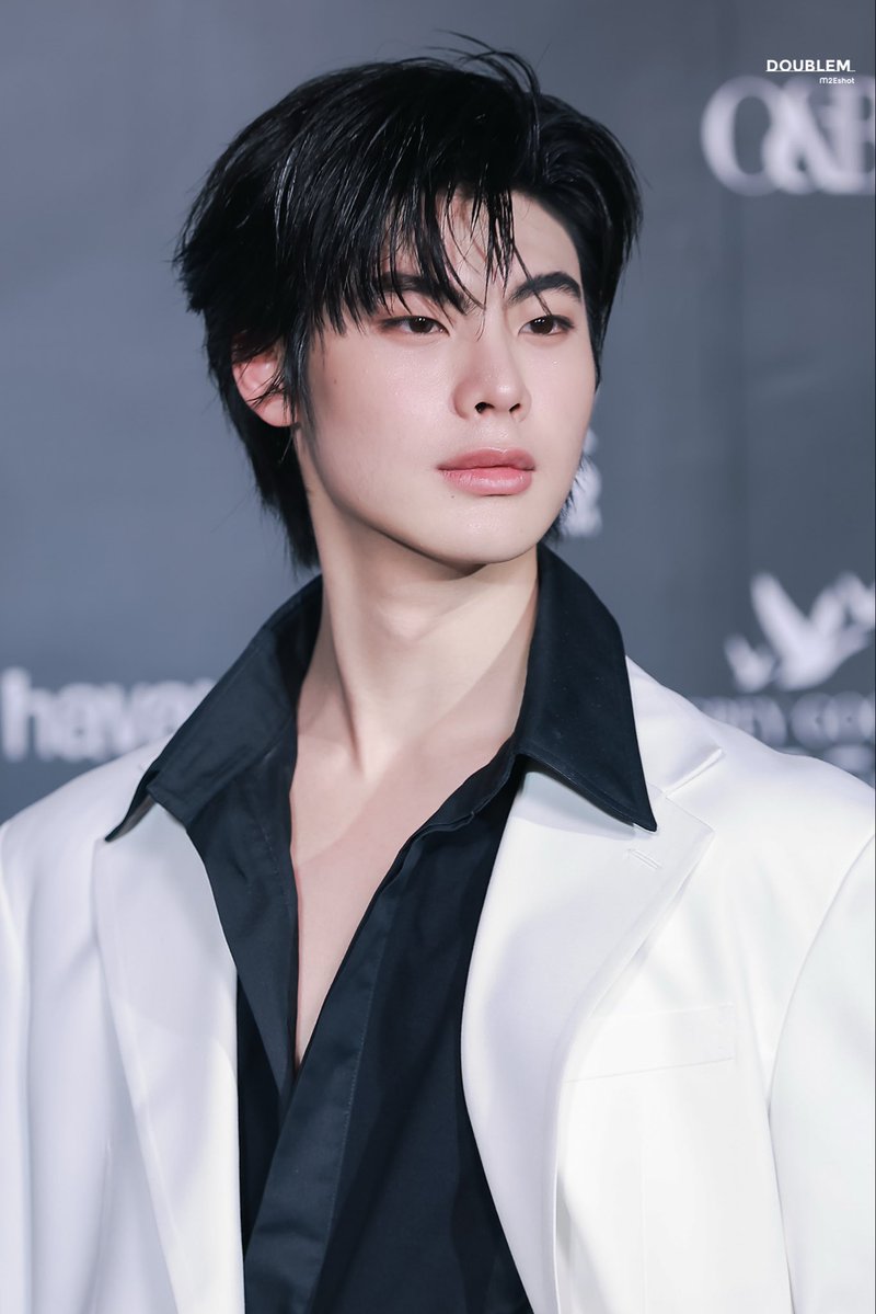 mewmoryy's tweet photo. พี่ออฟควรตบรางวัลอะไรสักอย่างให้เวฟได้แล้วอะ ในการไปจีบพี่ธีร์มาเข้าค่าย ไอ้เชี้ยเบ้าหน้าแบบนี้จะไปหาจากที่ไหนได้อีก ถ้าไม่ได้เวฟตอนนี้อยู่ช่อง3แล้วมั้ง😭🤟🏻 

thank you Thanaphat https://t.co/8Ruk9VTdga