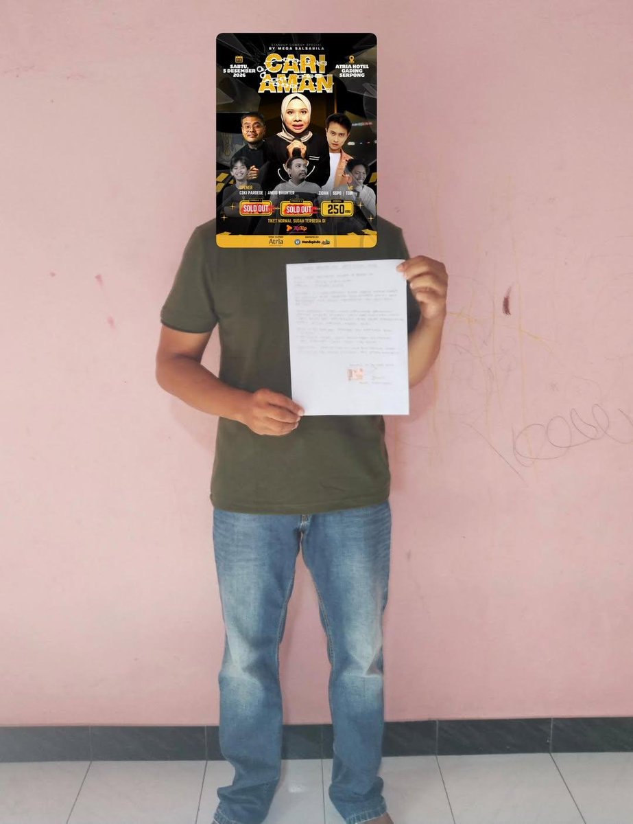 txtruangpodcast's tweet photo. update lagi

akhirnya oknum yang dari bontang udah minta maaf dan membuat surat pernyataan di atas matrai juga.

sebenernya mereka mereka ini udah bikin video minta maaf, tapi karna emang ka mega ga tegaan orangnya jadinya ga di up, suara tlvon ini juga sengaja di sensor kyknya wkwk.

semua keputusan berada ditangan ka mega🙌 dan semoga oknum oknum lain bisa menjaga ketikannya di medya sosyal!!