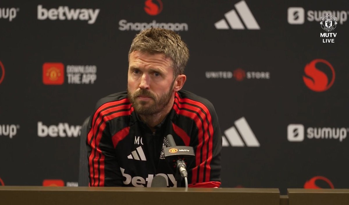 UtdXclusive's tweet photo. 🚨💣 BREAKING: 

🗣️ @FabrizioRomano says Manchester United will evaluate Michael Carrick’s performance as head coach until the next international break 

“The Bournemouth game is a really crucial game. On Thursday, Manchester United as a club decided to not proceed with another coach and to give Michael Carrick more time. They will evaluate from now until the international break."
