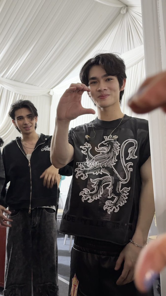 mmboo06's tweet photo. got to complete a heart with him this closeπ«ΆπΌ i love him smπ€
#kael #kaelthezeroproject #thezeroproject #thezeroprojectcambodia #campop https://t.co/DWHOuGj4JM