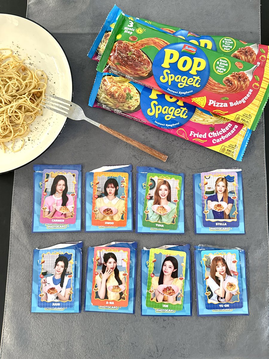 skipberat's tweet photo. MAAP DULUAN YH HACHU WKWK 😂✌️ 

Sekarang udh bukan koleksi batu kyk thanos lg tp koleksi pc Hearts2Hearts x Pop Spageti 🍝💝 ((BTW BELINYA di e-commerce biar dapet pc)) https://t.co/7wg5bYNgmT
