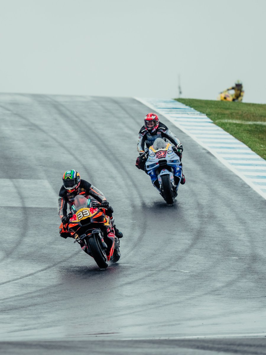 KTM_Racing's tweet photo. The last lap 🥹

#KTM #ReadyToRace #AustralianGP 🦘 https://t.co/mSwYdCXnEG