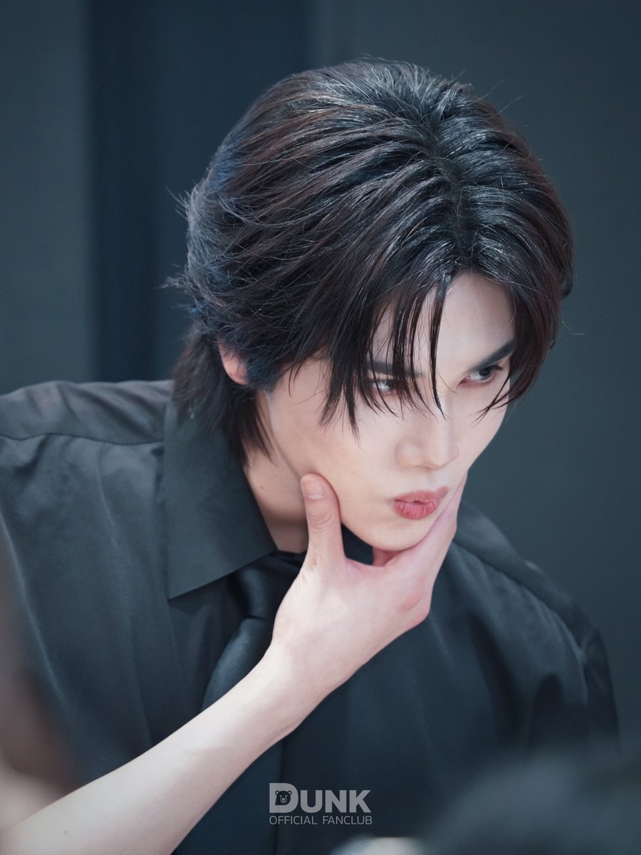 DunkOfficialFC's tweet photo. 🐻‍❄️ วันนี้มาช่วยกันส่งกำลังใจให้ดังกันเถอะ 🖤

ได้ยิน 'ดัง' บอกมาตลอดว่า... สิ่งที่ดังห่วงที่สุดคือ 'แฟนคลับทุกคน' และความรู้สึกของทุกคน ดังอยากเห็นรอยยิ้มของทุกคน ใครที่ทำงานหนัก เหนื่อยล้า หรือมีเรื่องทุกข์ใจ เมื่อได้มาเจอดังก็อยากให้ได้รับ energy ดี ๆ กลับไป ที่บอกว่า "รักนะจุ๊บ ๆ" คือรักมาก ๆ จริง ๆ 🤍

แฟน ๆ ที่ได้ไปเจอดังวันนี้ ขอให้มีความสุข เก็บความทรงจำดี ๆ กลับบ้านไปเยอะ ๆ และเดินทางปลอดภัยน้าา ส่วนใครที่เป็นทีมหน้าจอเหมือนกัน ก็มาส่งพลังดี ๆ ผ่านโพสต์บนไทม์ไลน์กันเถอะ  🫶

รูปเก่าเล่าใหม่ 
---
🐻‍❄️ Let's send our love and support to Dunk today 🖤

We've always heard Dunk say that what he cares about most is "all of his fans" and how everyone feels. 

Dunk wants to see everyone smile. For anyone who's been working hard, feeling exhausted, or going through a tough time, he hopes that seeing him gives you some good energy to take home. 

When he says "love you, mwah mwah," he truly means it, with all his heart 🤍

To everyone meeting Dunk today, we hope you have a wonderful time, make lots of beautiful memories, and get home safely. And for those of us cheering from behind the screen, let's send our good vibes through posts on the timeline together. Our love will surely reach Dunk 🫶

Old photos, new stories