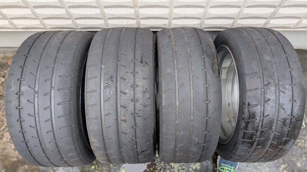 fd2_hiro's tweet photo. 物置を整理していたらまだ使えそうな山のあるa052を発掘。見つけたときはテンションが上がったが製造年を見てが��かり。19年製。練習で使えるかな。 https://t.co/VAwTEJ8vxd