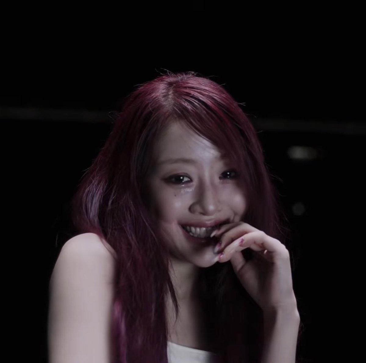 yvesnights's tweet photo. when is her acting debut she’s too good at acting evil https://t.co/TyFzJ2sndF