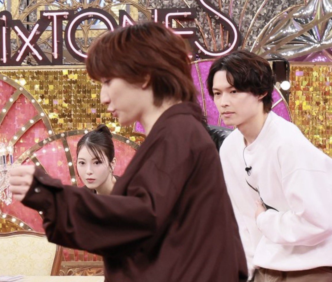 taiga12s23's tweet photo. お口とんがり大我切り抜こうとしたら登場人物全員顔が良すぎて震えながら拡大した。 https://t.co/aT4kvjRd1A