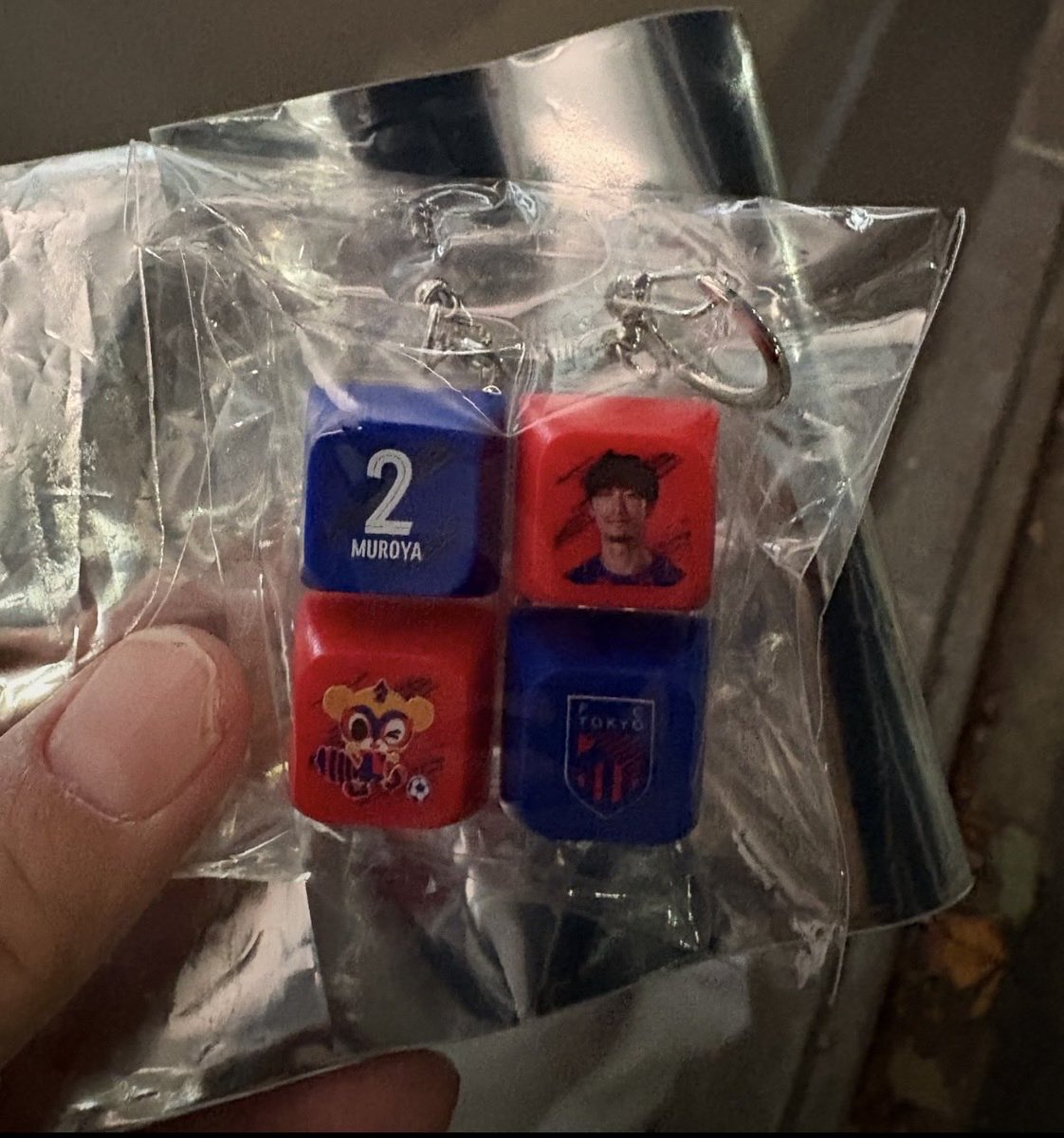 chichichi__26's tweet photo. 交換をお願いいたします。
FC東京 キーボードキーホルダー

譲：2
求：26

#fctokyoガチャ #fctokyo https://t.co/dwFmvHVq5H