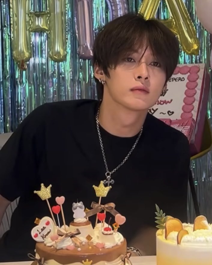 lknyangie's tweet photo. leeknow really is the finest man alive https://t.co/yv84nA6fGE