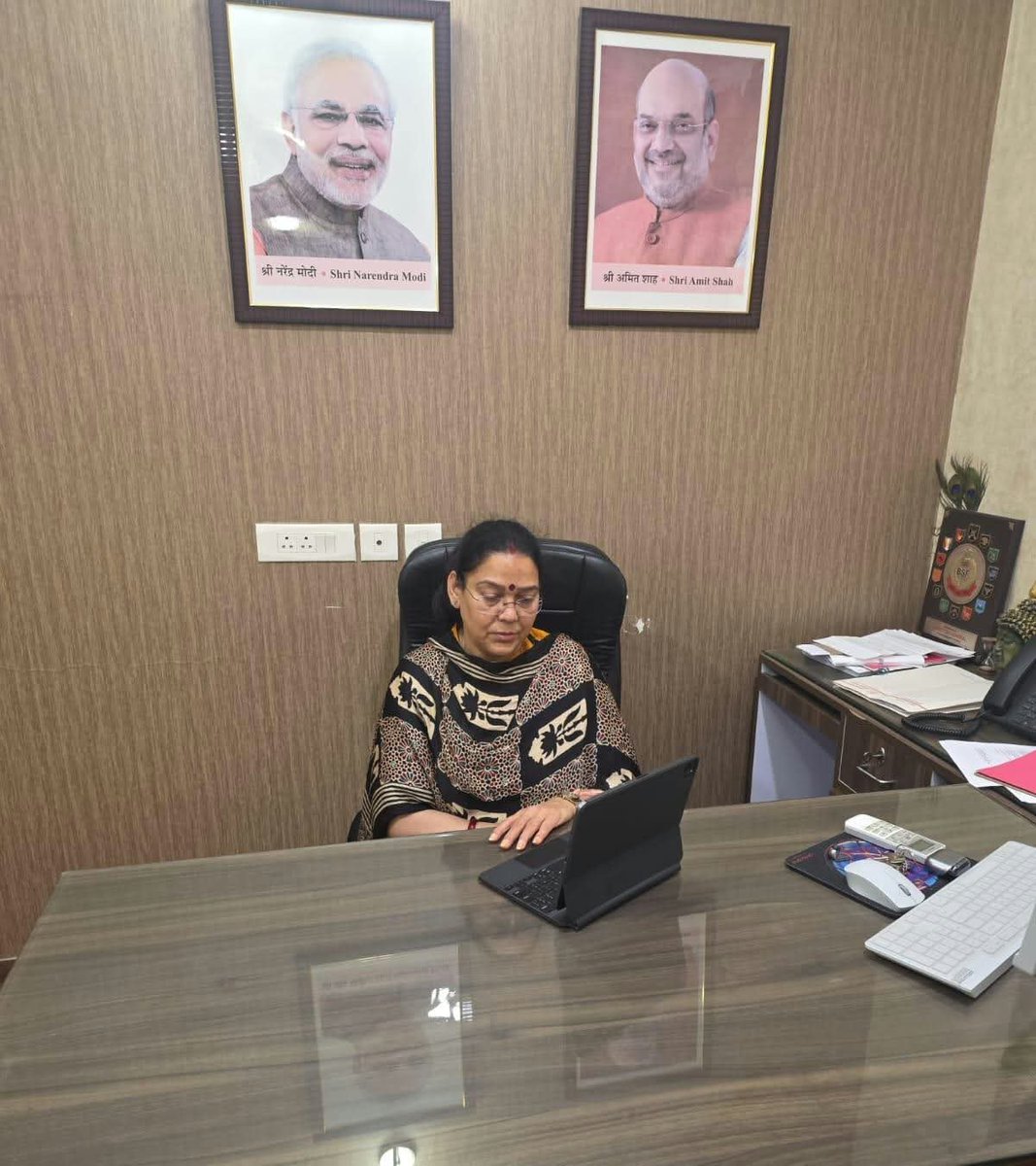 RayShandhya's tweet photo. आज आदरणीय प्रधानमंत्री श्री नरेंद्र मोदी जी के लोकप्रिय रेडियो कार्यक्रम ‘मन की बात’ के नवीनतम एपिसोड का श्रवण किया।

इस दौरान प्रधानमंत्री जी के विचारों एवं मार्गदर्शन को सुनने का अवसर प्राप्त हुआ। 
#MannKiBaat #मनकीबात https://t.co/ovxW2NpRmJ