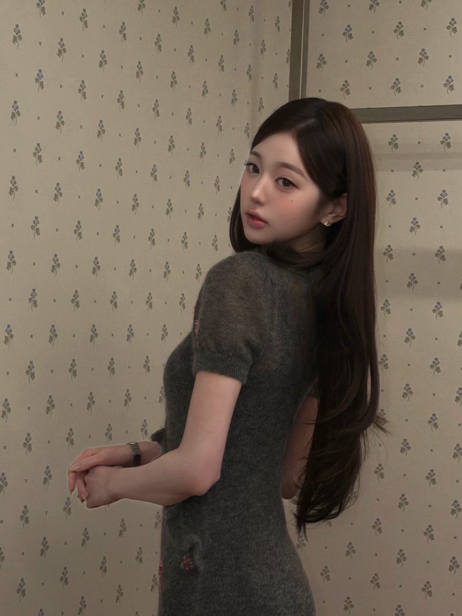ivepics_'s tweet photo. wonyoung instagram update https://t.co/Fa4D4934PL
