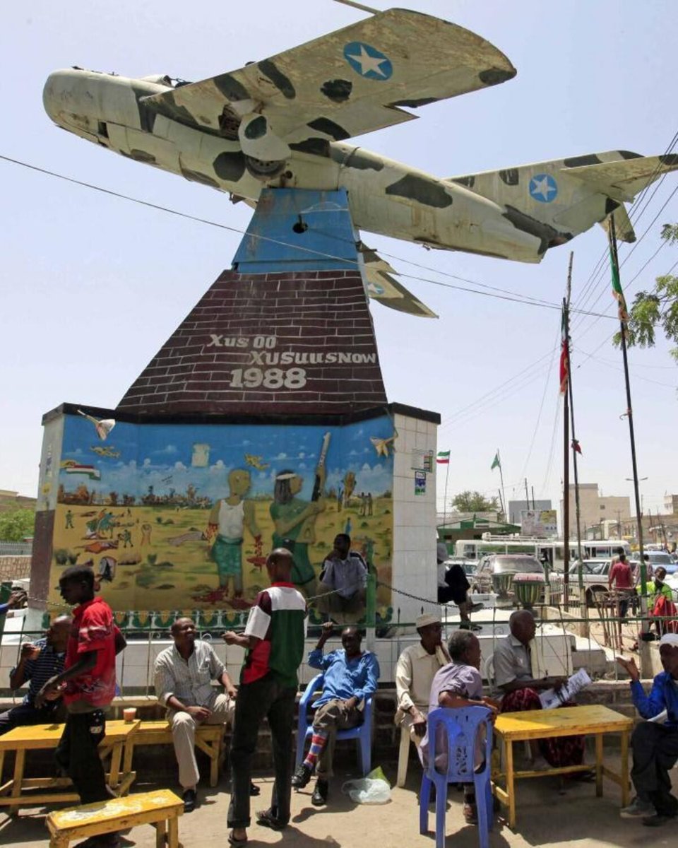 QTHESTORMM's tweet photo. THIS PLACE IS SO WILD 😜 

THEY HAVE MY BIRTHDAY ON THIS PLANE STATUE AND PICTURES OF ME PAINTED ON THE SIDES LIKE I FLEW A PLANE INTO SOME RANDOM TOWERS 😭😭😭😭😏 https://t.co/tHHgAQlcnX