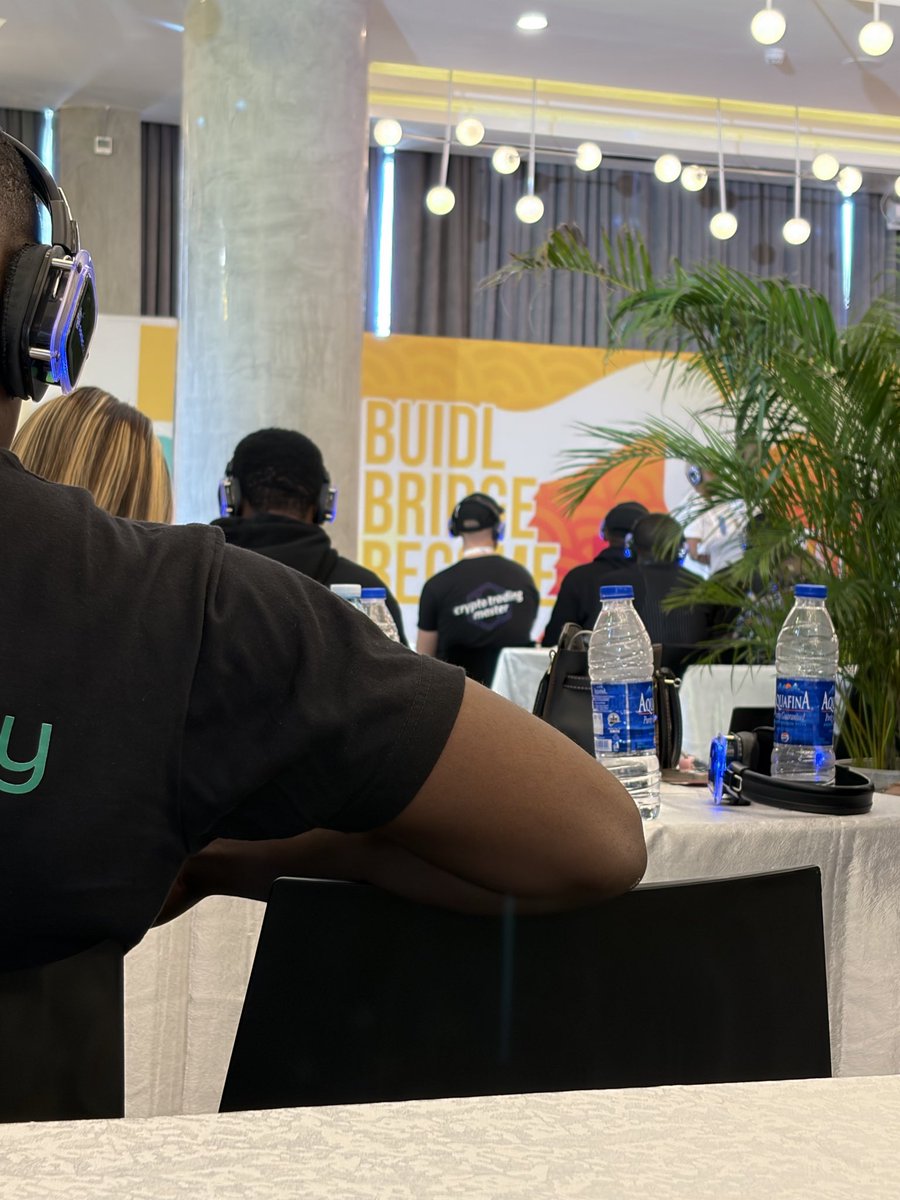 Ken0x_xyz's tweet photo. most conferences leave networking to chance.

i was at @blockfestafrica the other day, thanks to @Web3Unilag and took @meetumoai for a spin. 

clean product, zero friction, and genuinely makes finding the right folks in a packed room effortless.

#meetumoatblockfestafrica https://t.co/wNMVJn6EMR