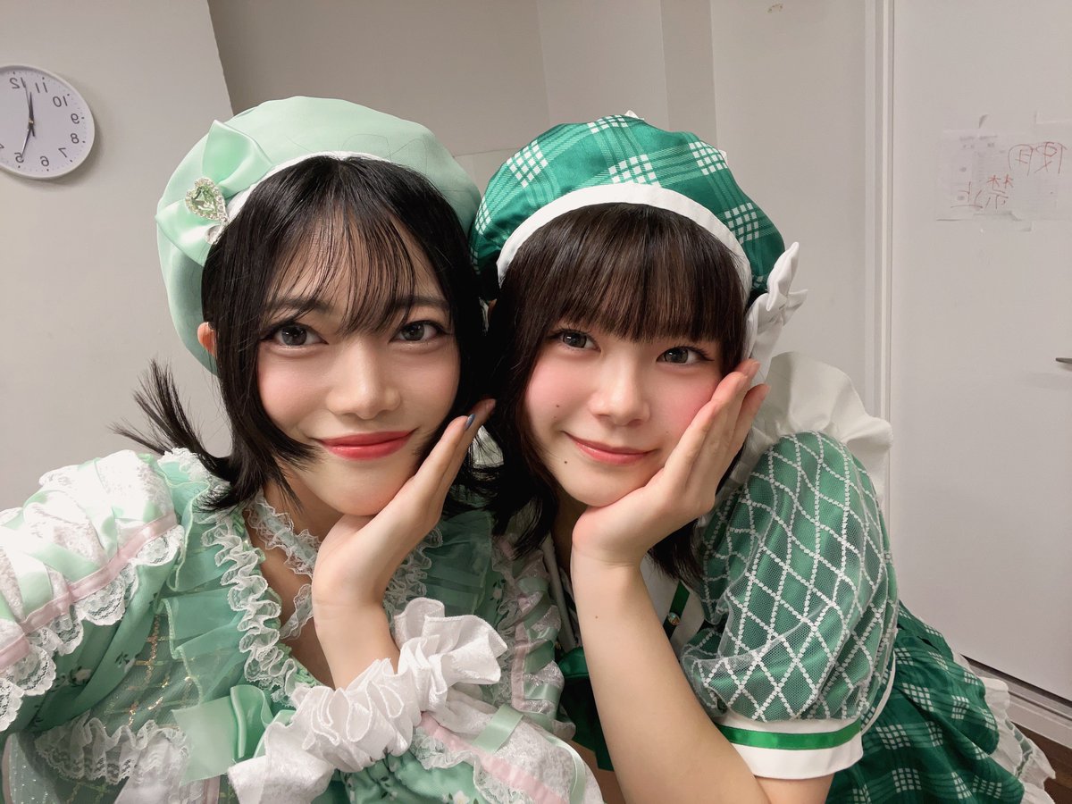 saotome_nagisa's tweet photo. BUZZ LIVE SHIBUYAでの、りんくちゃん卒業式ありがとうございました！！
会場一面の緑色と大きな声援が、とても暖かく感じました💚
りんくちゃん、寂しいけど卒業おめでとうございます🥲🌸✨️
お手紙や最後はける時、ちょっと泣いた😭

渚へのコールやチェキもありがとうございました！！🫶💙✨ https://t.co/GcsLvqGvdv