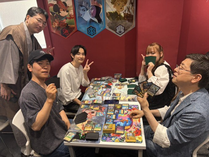 lorhappy_tcg's tweet photo. 今朝行われましたのツイスタ体験会の様子をお届け❣
体験会には4名の方にご参加いただきました🎶

楽しそうにプレイされててスタッフもにっこり☺

本日19：00～ツイスタのイベントもございますので、皆様、奮ってご参加ください🤓 https://t.co/8NHzkIpicu