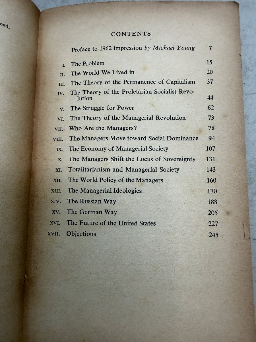 prastow's tweet photo. Dari lapak buku bekas, saya menemukan buku penting: The Managerial Revolution karya James Burnham (1941), edisi Pelican lawas berbanderol 5 shilling.

Burnham, mantan Trotskyis yang kemudian berbalik ke kanan, mengajukan ramalan berani: kapitalisme memang akan surut, tapi penggantinya bukan sosialisme. Yang naik adalah kelas baru, yaitu manajer, teknokrat, dan administrator, yang menguasai alat produksi bukan lewat kepemilikan, melainkan lewat kendali.

Ia melihat pola itu di tiga tempat yang tampak berseberangan: Uni Soviet, Jerman Nazi, dan Amerika era New Deal. Ideologinya berbeda, tapi kuasa bergeser ke tangan yang sama: mereka yang mengelola.

Tentu tak semua ramalannya tepat, dan Orwell mengkritiknya dengan keras. Namun Orwell juga terpengaruh: dunia tiga negara-super dalam 1984 berutang pada Burnham.

85 tahun kemudian, pertanyaannya masih menggantung: ketika negara dan korporasi makin dijalankan para pengelola, kepada siapa kendali itu bertanggung jawab?

Di era kontemporer, karya  yang terinspirasi metode Burnham dan saya pernah baca adalah Capitalism without Capital karya Jonathan Haskel. Jika Burnham mengidentifikasi absennya kapitalis, Haskel membaca gejala absennya kapital.