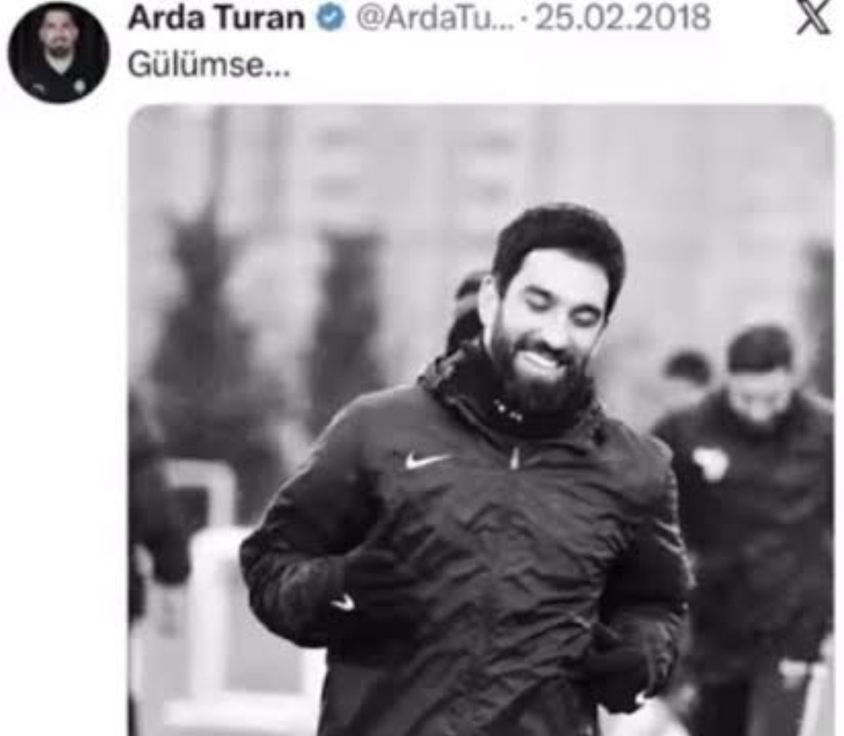 anadoluzade's tweet photo. secime sırf caka olsun diye toplu taşımayla gelmeyip halıcıoğlunda sabah 9da dahi park yeri bulamayan lavukatları gördükçe https://t.co/QYFMKTbD3n