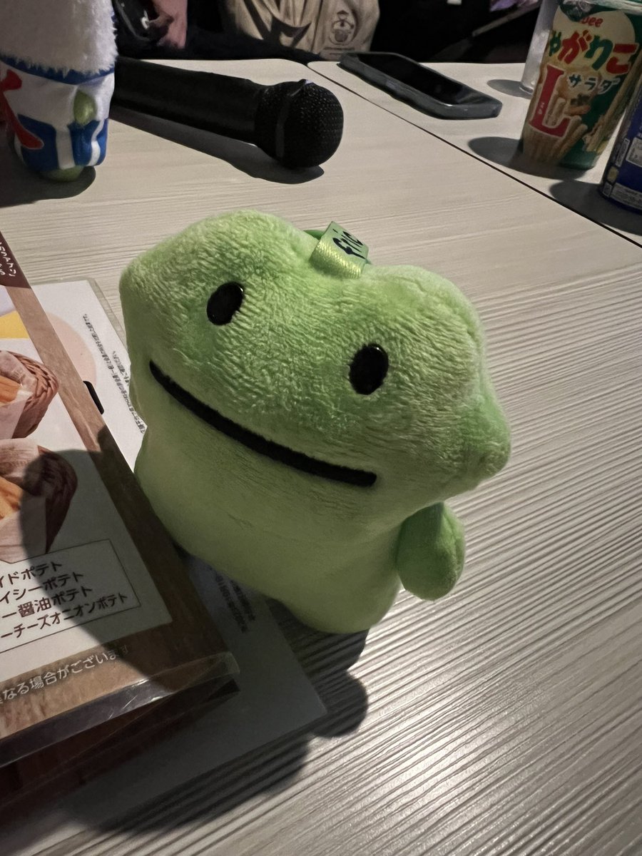 mik_fric417's tweet photo. 小池っ子たちとカラオケ来た！

、、、？なんか太った？😒 https://t.co/XApIPu5xWy