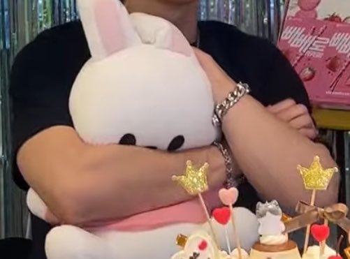 ilovehnjisung's tweet photo. [closed.] https://t.co/xuBcZfgFvX