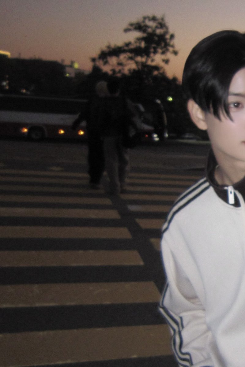 goodbyemy_b's tweet photo. ถ่ายติดเธอนิดๆ https://t.co/459qiiSfIv