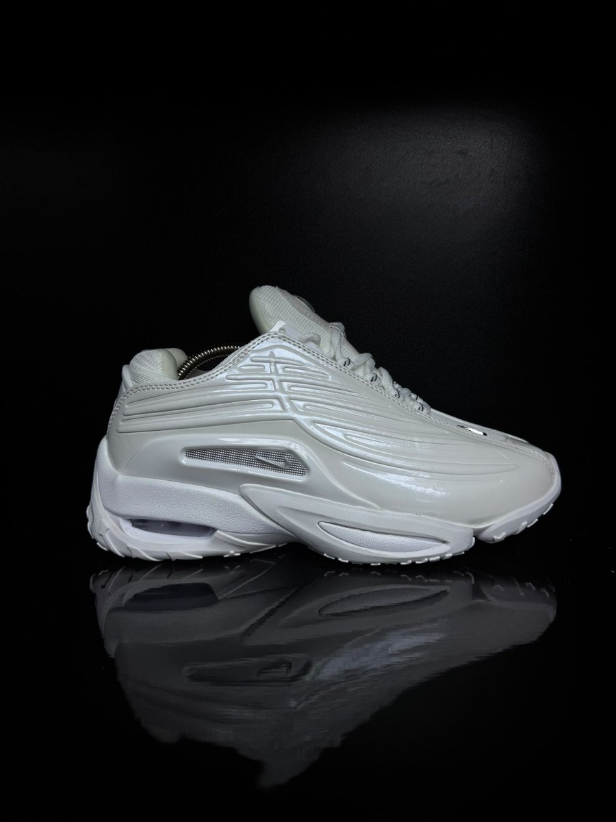 Paulswiss7's tweet photo. DRAKE X NIKE NOCTA - HOT STEP 2 ‘TRIPLE WHITE’

Now Available In Store

Size 40-47

🛒🏷️75,000 https://t.co/rXbmqppLWl