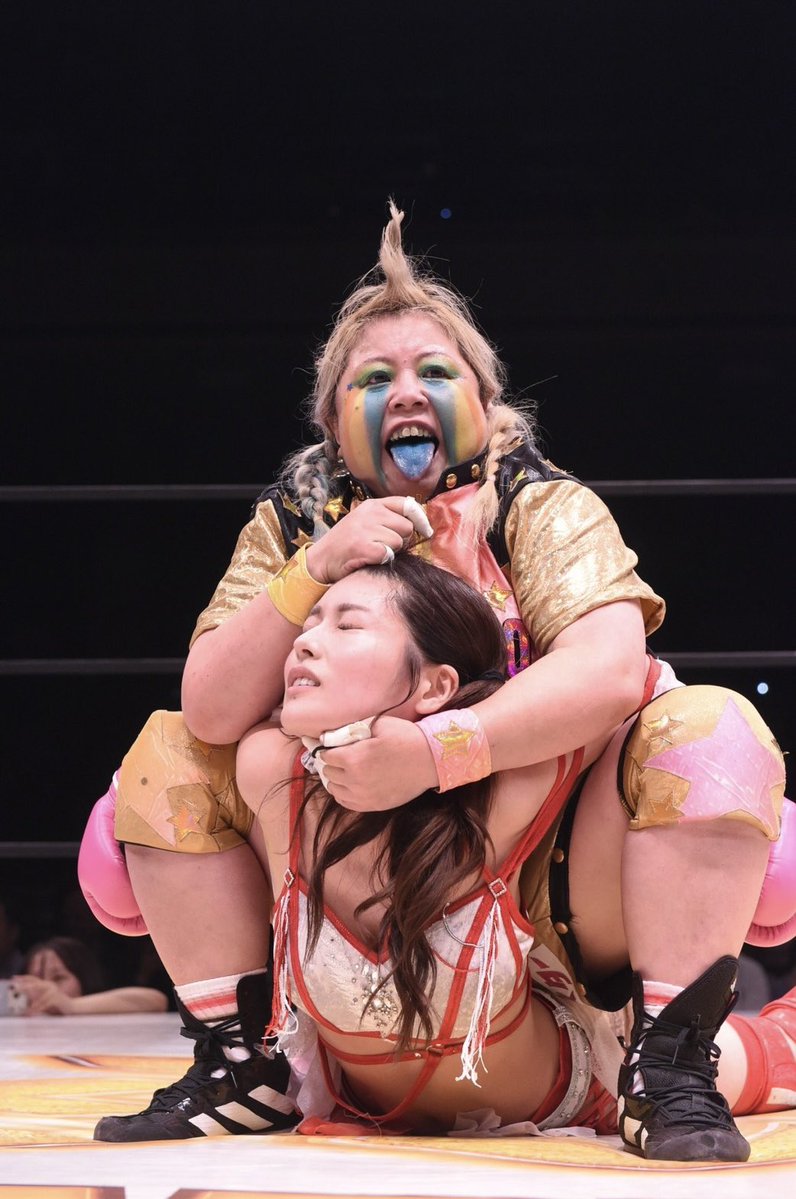 1rx3y4's tweet photo. GRAND DESTINY2026 in両国国技館
#ちとせよしの vs #メガトン
セコンドに付いた #篠見聖奈 さんが間近で見たお勧めの技と表情
「キャメルクラッチ」

#pw_mg https://t.co/xIKAisB028