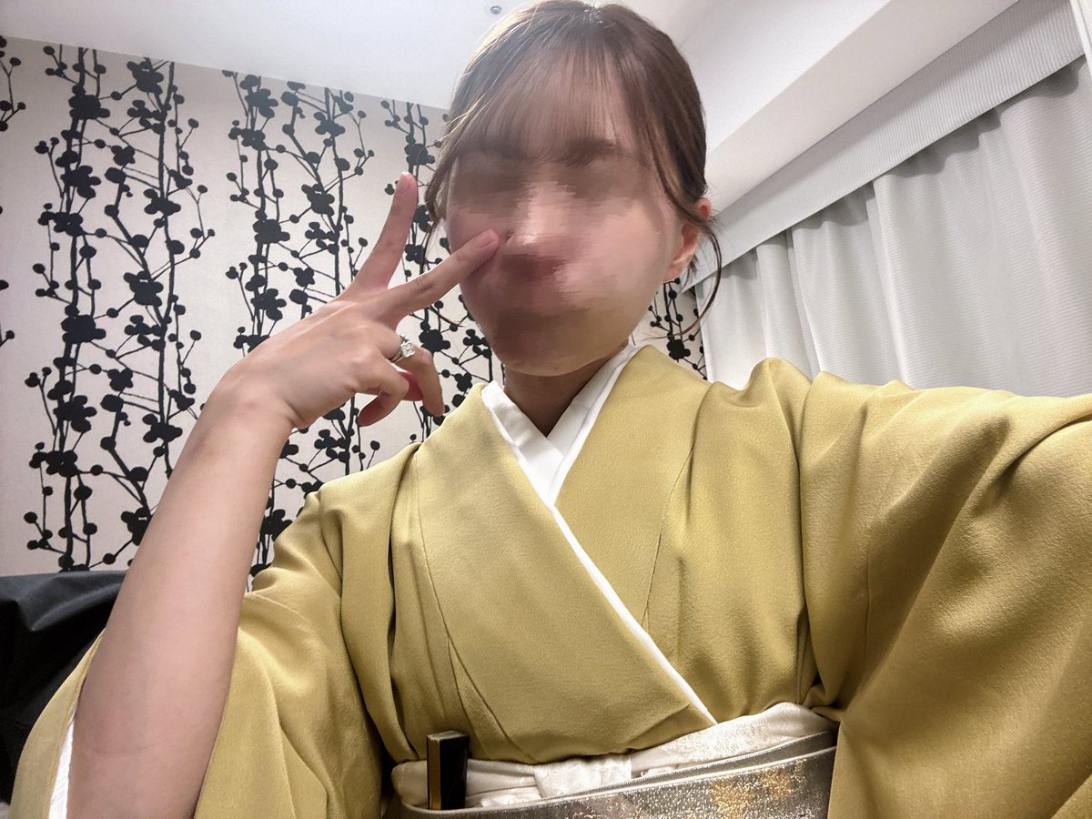 mi_33x1's tweet photo. 本日はお着物で友達の結婚式に参列ですわ
もちろん阪神タイガースの黄色よ
(イエベ秋だからカラシ色が似合うってだけ) https://t.co/DkmVDGPrCu
