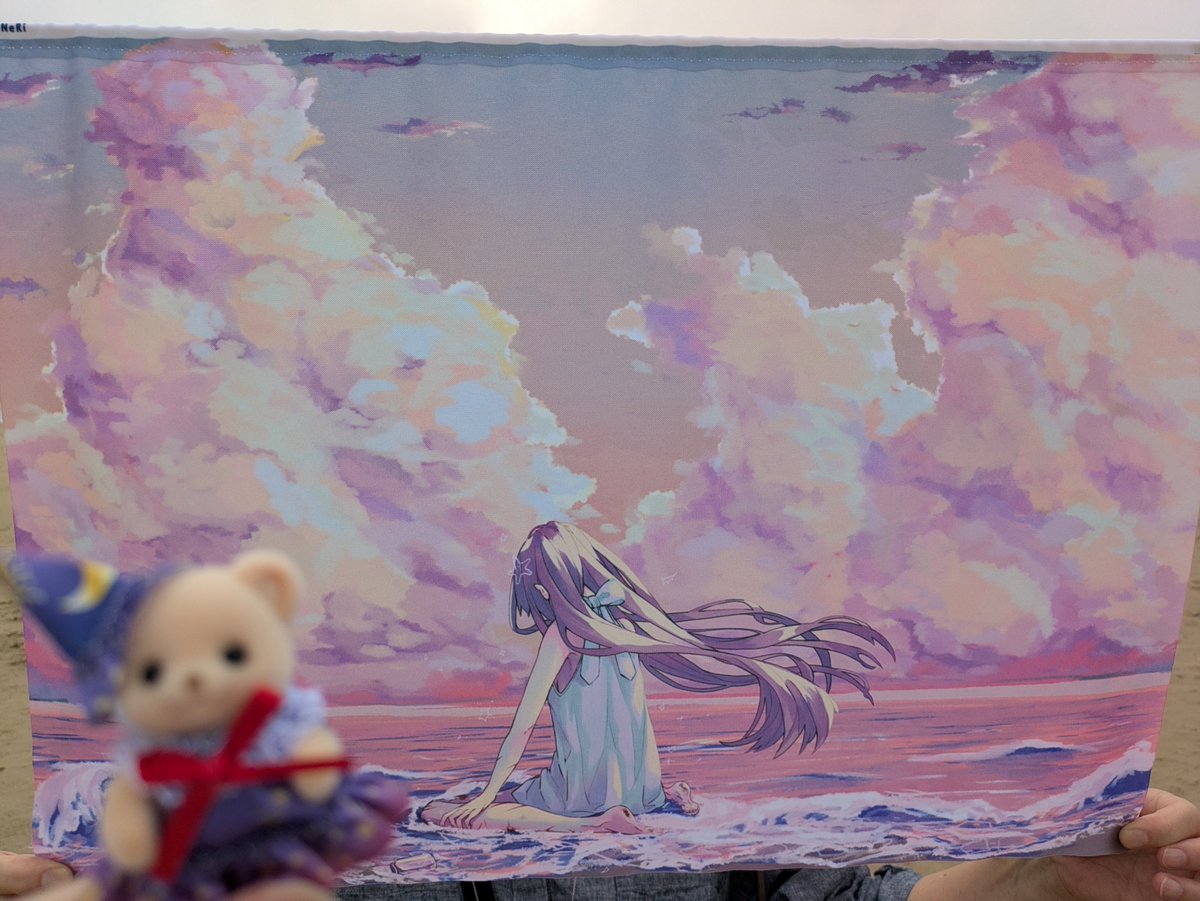 ne_mori's tweet photo. あいにくの天気でしたがフラッグめちゃ良きでした！
私のイラストの鬱みがすごくて慄いています！みんな海ってハッピーなんだな…！
#内海アートと海 https://t.co/fZj04tCHfr