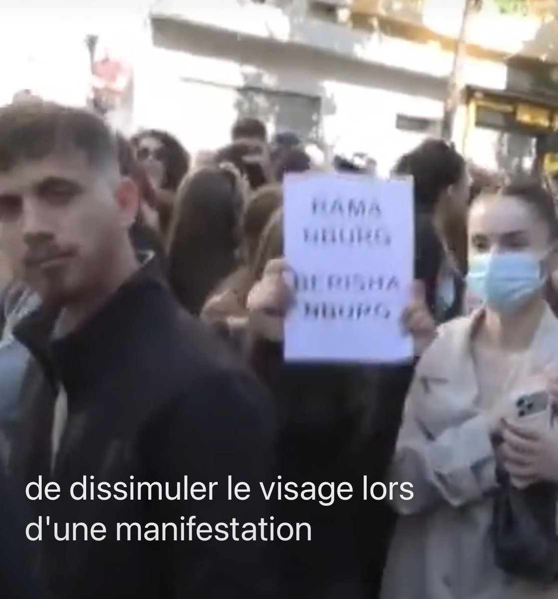 normalcyclist's tweet photo. @SonMickeyy @mbompard @CNEWS @Arcom_fr Probablement en France aûon a un drapeau rouge et ce vocabulaire. https://t.co/aCQCNw4Boo