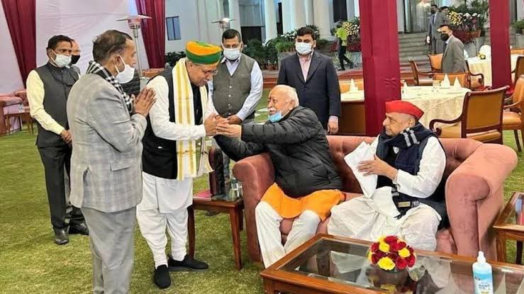 zeeshankha70547's tweet photo. @Naushad36718773 @mohdathar009 @IAasMohd @khansalman88177 @Wasim_Shaikh22 @shadab_chouhan1 @ChaandK007 @Syed22549150 @imchdni @Imran_Iraquiii @ShakurK72498965 ISI ki baat chal rahi hai kya? https://t.co/m1FdXQJ1yq