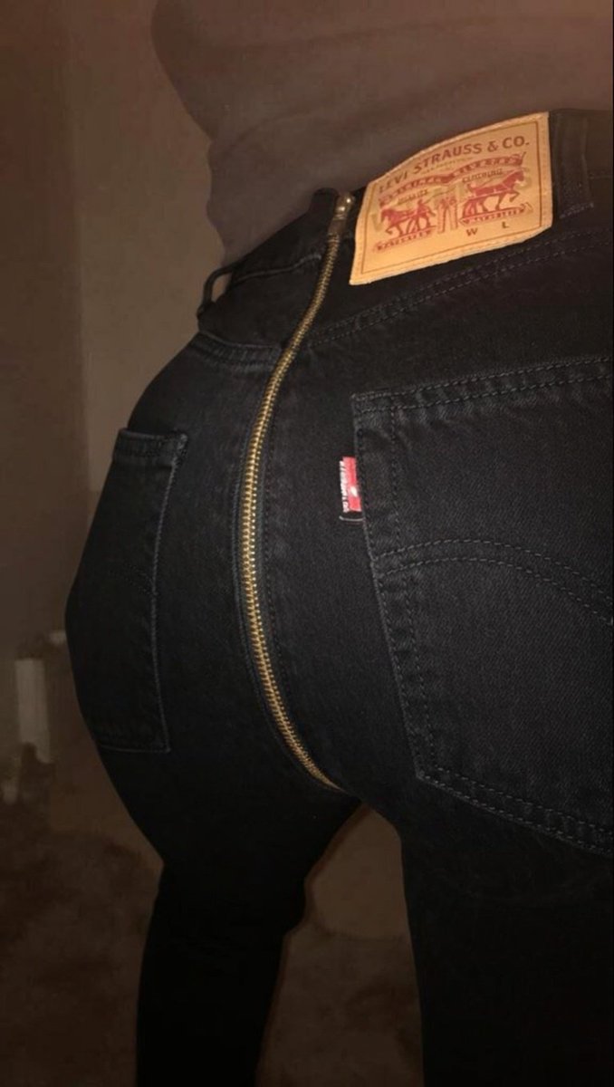 Lilly_330n's tweet photo. What is the purpose of this zip? https://t.co/d8eMRkzNlT