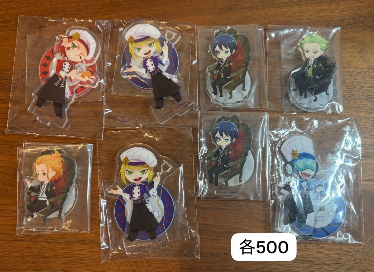 koebi_0329's tweet photo. 【買取/譲渡】ツイステッドワンダーランド   ツイステ グッズ　カード

求)提示額＋送料

譲）画像の方（〜5枚目）

・PayPayのみ対応 https://t.co/Bx879Go4fb