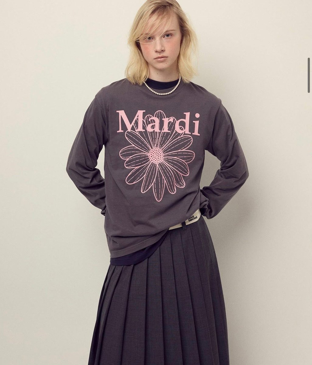 jeffbstore's tweet photo. 🌦️ #jeffbพร้อมส่ง

🩶🌸MARDI MERCREDI Flowermardi Long Sleeve T-shirt🌸🩶‼️Sale‼️ รุ่นแขนยาว

💬 สี Charcoal Pink (Size อก 42“ ยาว 27.5”)

✖️Price : 790฿✖️

📌 พร้อมส่ง 4 ตัว

☁️ dm สั่งได้เลยค่า ☁️ https://t.co/pA0b9doioK