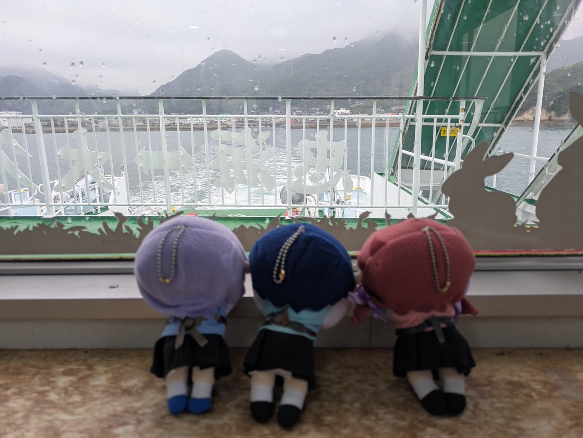C1001000's tweet photo. 船に乗るチマメ隊 https://t.co/ylx5Gl7JJE
